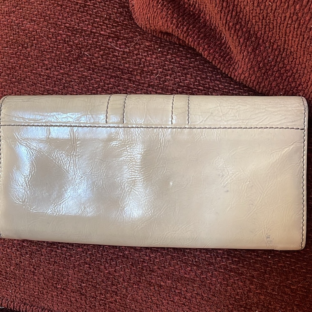 Tod's Cream Leather Wallet - Picture 2 of 5